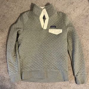 Size small Patagonia pull over.